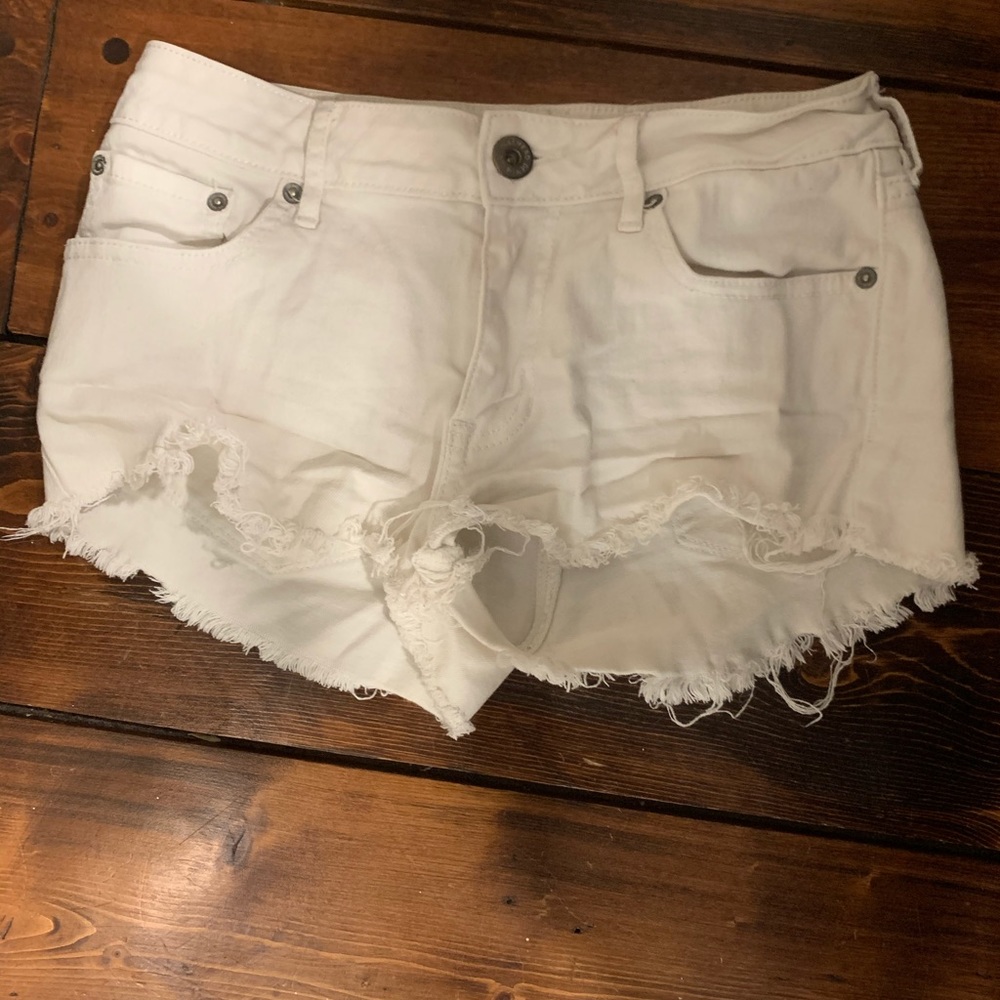 Bullhead denim white jean shorts